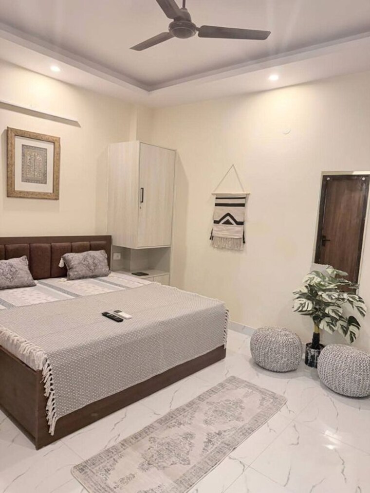 Bedroom, sector 21 2 Bedroom 1250 Sq.Ft. Apartment In Sector 21 Gurgaon 10117372
