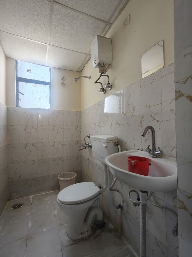 Bathroom, omaxe-gh6-ews-and-lig 1 Bedroom 414 Sq.Ft. Apartment In Sarsawan Lucknow 10117405