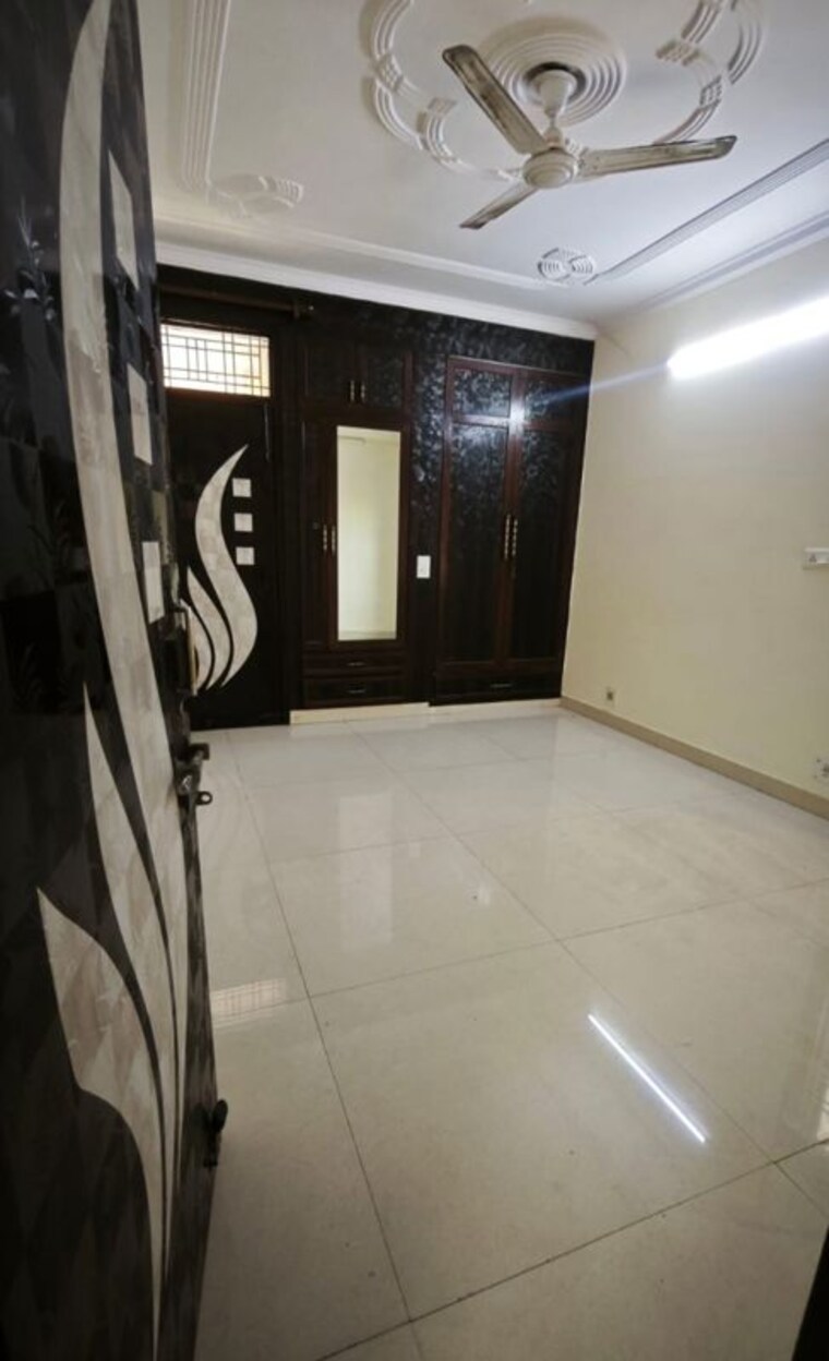 Room, sector 6 dwarka 3 Bedroom 1600 Sq.Ft. Apartment In Sector 6 Dwarka Delhi 10117406