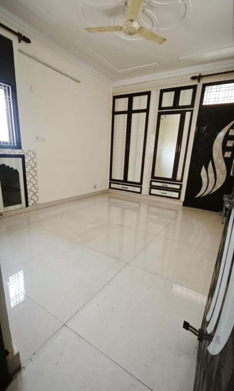 Room, sector 6 dwarka 3 Bedroom 1600 Sq.Ft. Apartment In Sector 6 Dwarka Delhi 10117406