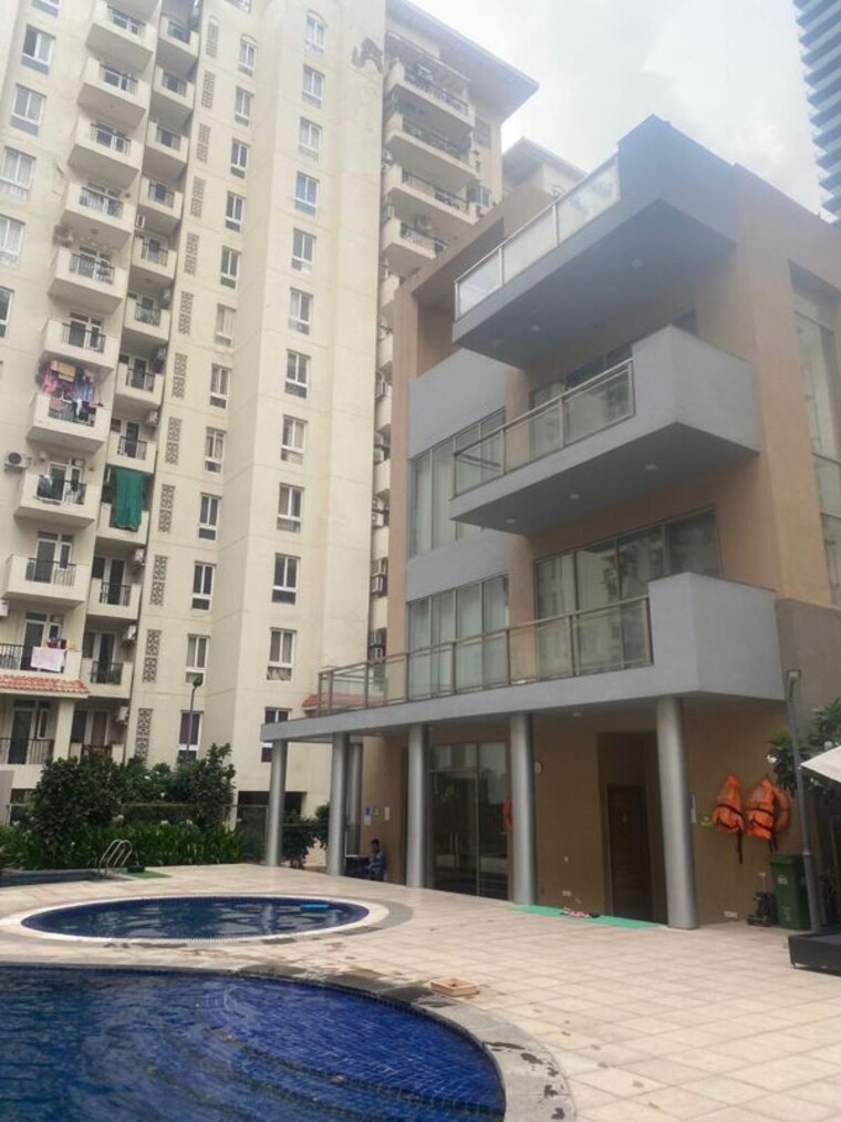 Exterior View, emaar-emerald-estate 2.5 Bedroom 1020 Sq.Ft. Apartment In Sector 65 Gurgaon 10116776