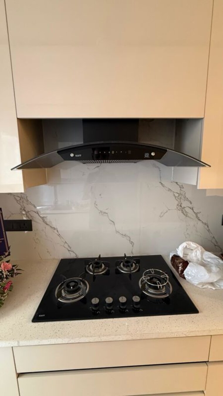 Master Bedroom, raj-one-good-earth 3 Bedroom 1620 Sq.Ft. Apartment In Sector 71 Gurgaon 10117539