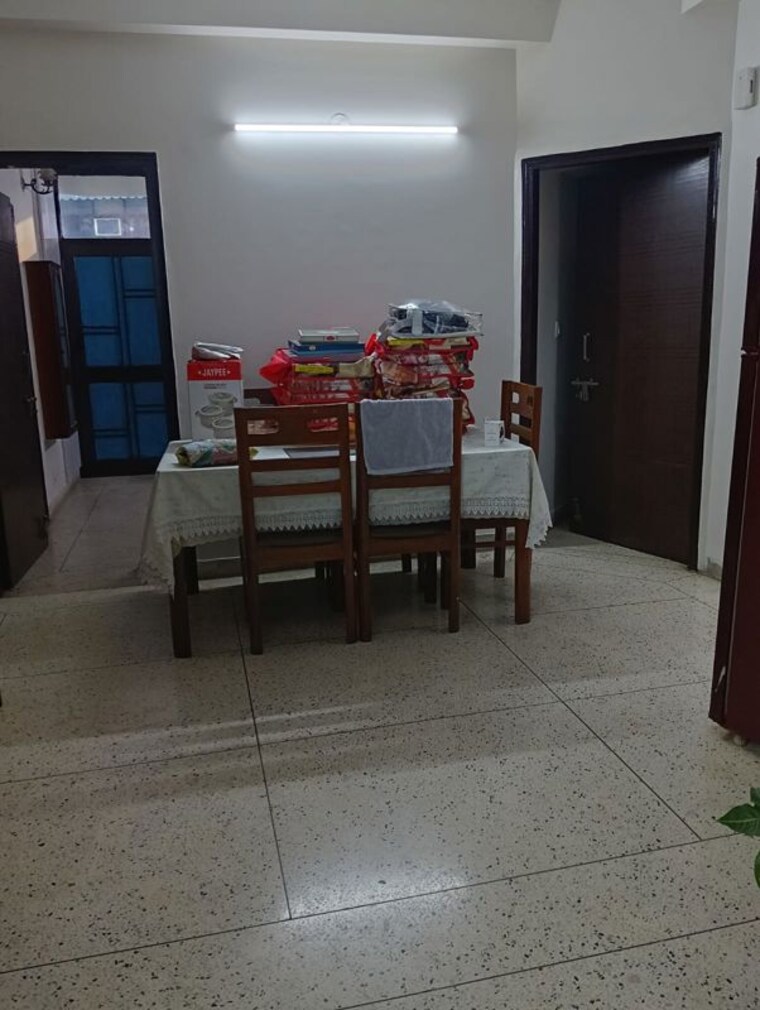  Parking, sector 6 dwarka 3 Bedroom 1800 Sq.Ft. Apartment In Sector 6 Dwarka Delhi 10117548