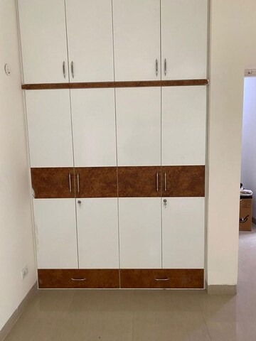 Furnished Amenities in 3.5 BHK Apartment at Emaar Emerald Estate, Sector 65 – for Sale