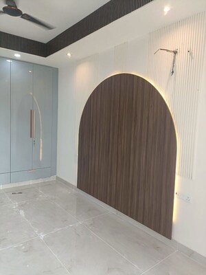 Building Lobby in 3 BHK Builder Floor at Vipul World Floors, Sector 48 – for Rent