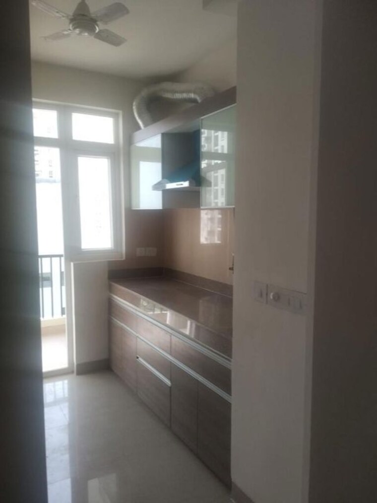 Kitchen, emaar-emerald-estate 3.5 Bedroom 1320 Sq.Ft. Apartment In Sector 65 Gurgaon 10116709