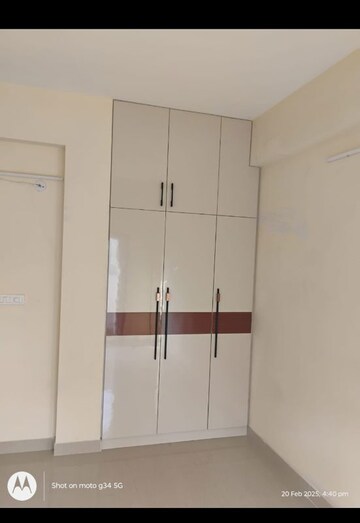 Room in 2 BHK Apartment at Sector 14 Dwarka – for Rent