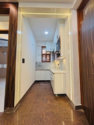 2 BHK Builder Floor For Rent in Kamras Apartment, Indrapuram