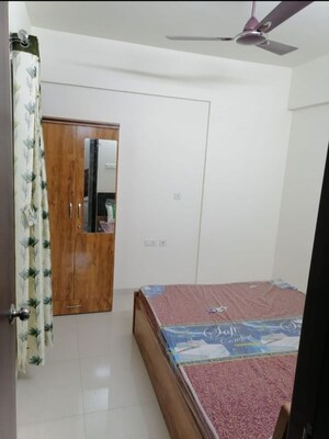 Room in 2 BHK Apartment at Jhamtani Vision Ace Phase 1, Tathawade – for Rent