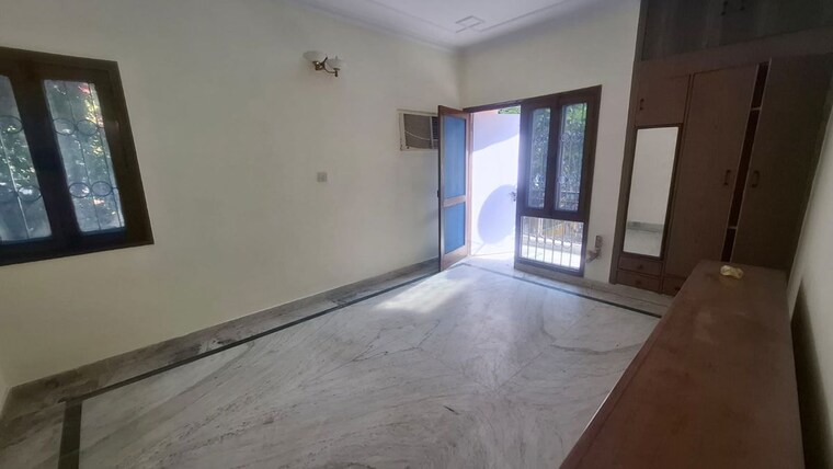 Room, jasola 3 Bedroom 2500 Sq.Ft. Apartment In Jasola Delhi 10097897