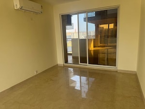 Room in 3 BHK Apartment at Emaar Palm Gardens, Sector 83 – for Sale