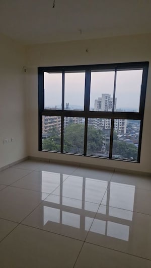 Room in 4 BHK Apartment at Chandak 34 Park Estate, Goregaon West – for Sale