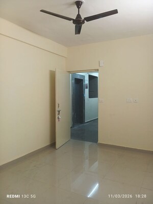 Room in 2 BHK Apartment at Pyramid Midtown, Sector 59 – for Rent