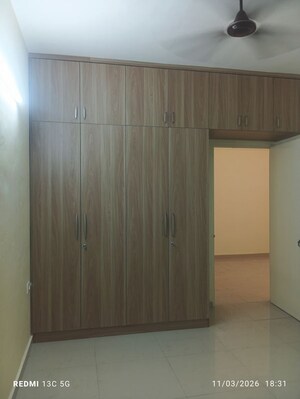 Room in 2 BHK Apartment at Pyramid Midtown, Sector 59 – for Rent