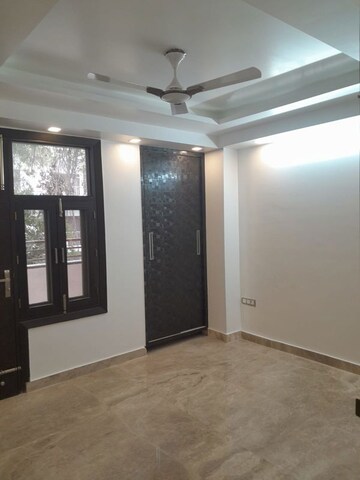 Room in 3 BHK Apartment at Kohli One Malibu Town, Sector 47 – for Rent