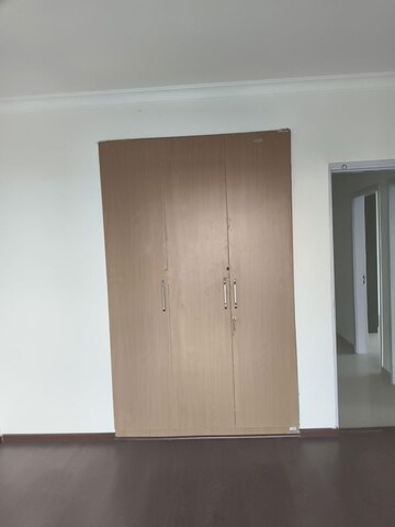 Room in 3 BHK Apartment at Pareena The Elite Residences, Sector 99 – for Rent