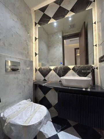 Master Bedroom in 4 BHK Apartment at Sector 22 – for Rent