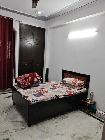 1 RK Builder Floor For Rent in Sector 37