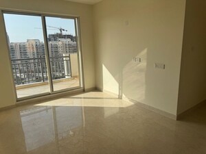 Room in 3 BHK Apartment at Emaar Palm Gardens, Sector 83 – for Sale