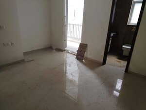 Room in 2 BHK Apartment at Signature Global Prime, Sector 63a – for Rent