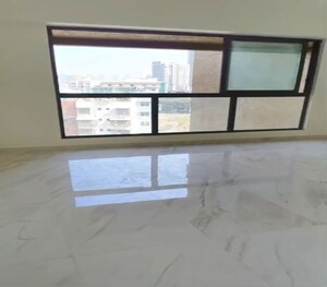 Room in 3 BHK Apartment at Matunga East – for Sale