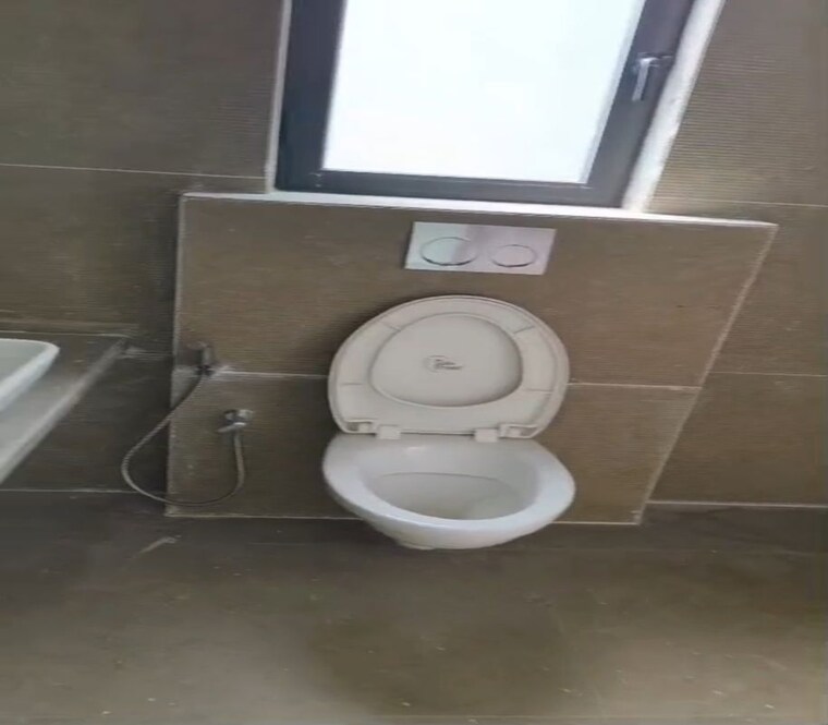 Bathroom, matunga east 3 Bedroom 1200 Sq.Ft. Apartment In Matunga East Mumbai 10118589