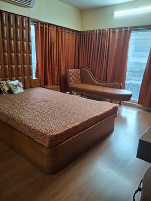Bedroom in 3 BHK Apartment at Khar West – for Rent