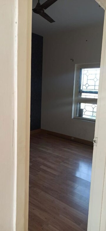 Room in 3 BHK Builder Floor at BPTP Park 81, Sector 81 – for Rent