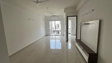 Building Lobby in 3 BHK Apartment at Smart World Orchard, Sector 61 – for Rent