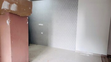 Room in 2 BHK Apartment at Santacruz West – for Rent