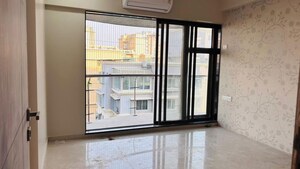 Room in 2 BHK Apartment at Santacruz West – for Rent