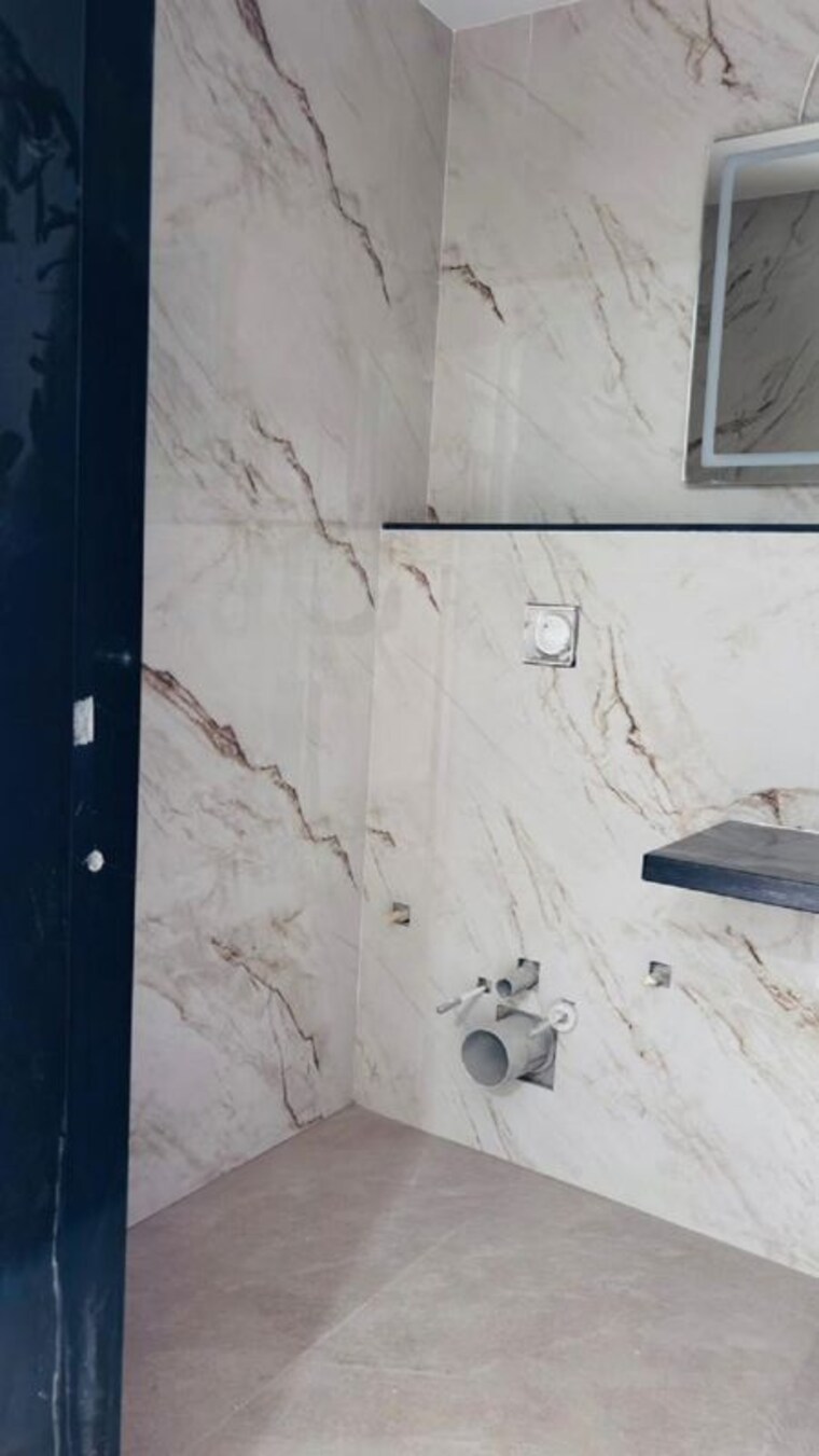 Bathroom, santacruz west 2 Bedroom 700 Sq.Ft. Apartment In Santacruz West Mumbai 10118646