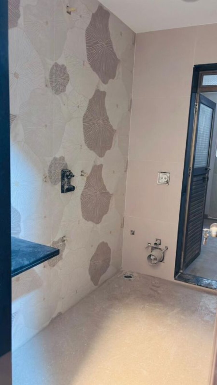 Bathroom, santacruz west 2 Bedroom 700 Sq.Ft. Apartment In Santacruz West Mumbai 10118646