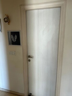 Building Lobby in 3 BHK Apartment at DLF The Skycourt, Sector 86 – for Rent