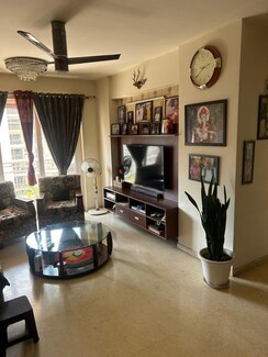 3 BHK + Servant Room Apartment For Rent in DLF The Skycourt