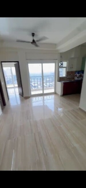 Room in 2 BHK Apartment at Sector 16 Greater Noida – for Rent