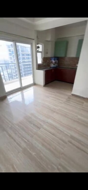 Room in 2 BHK Apartment at Sector 16 Greater Noida – for Rent