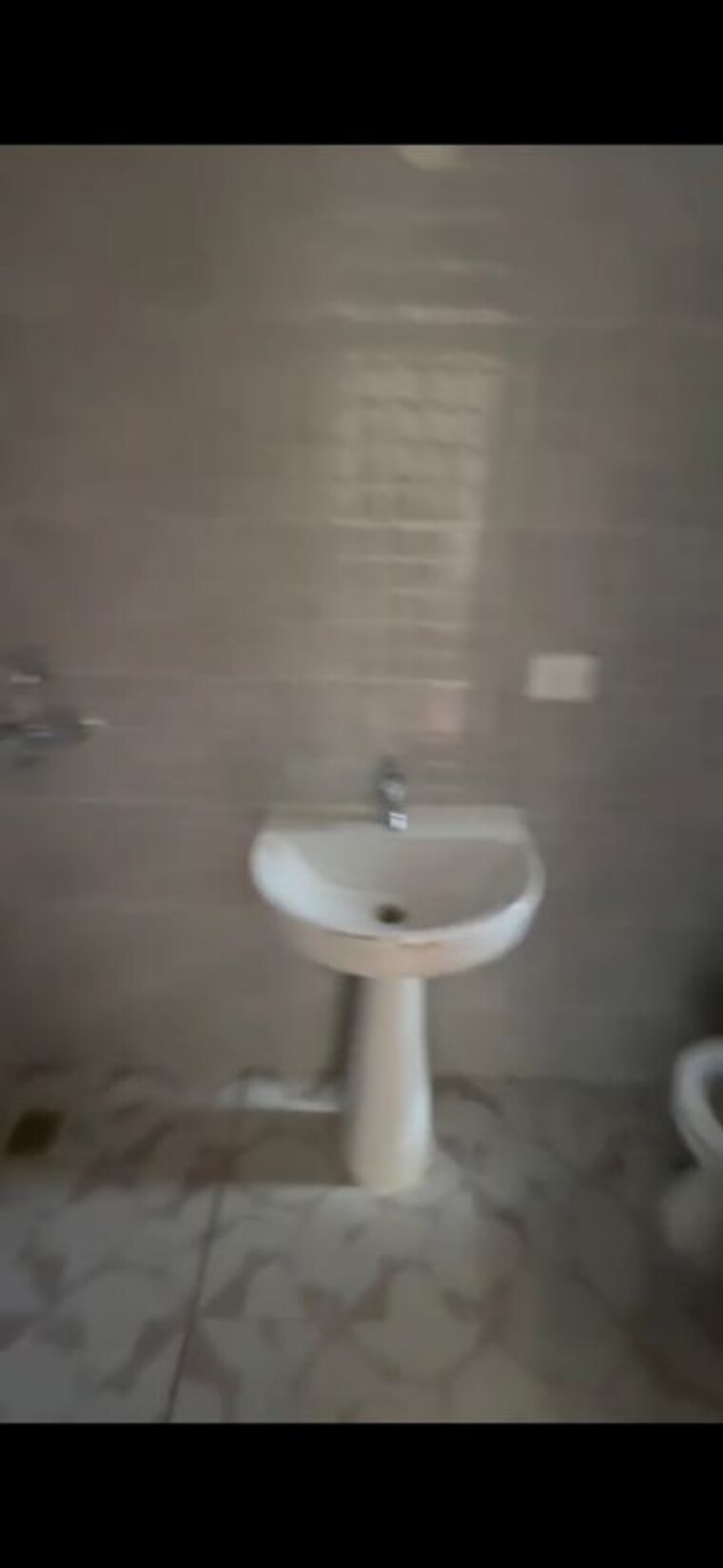 Bathroom, sector 16 greater noida 2 Bedroom 885 Sq.Ft. Apartment In Sector 16 Greater Noida Greater Noida 10118695