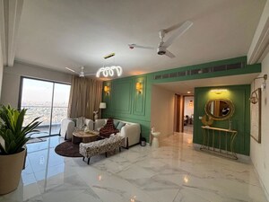 Living Room in 3 BHK Builder Floor at DLF City Phase IV, Dlf Phase iv – for Rent