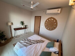 Bedroom in 3 BHK Builder Floor at DLF City Phase IV, Dlf Phase iv – for Rent