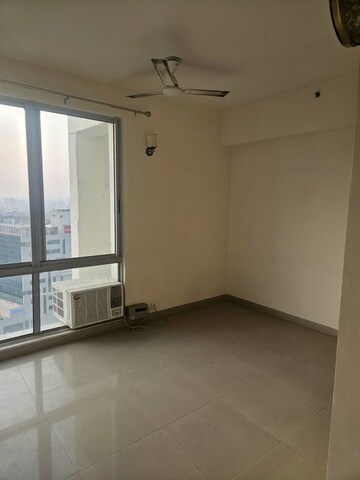 Room in 3 BHK Builder Floor at DLF City Phase IV, Dlf Phase iv – for Rent