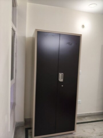 Room in 3 BHK Independent House at Sector 71 – for Rent