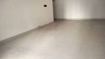 Room in 3 BHK Apartment at Pareena The Elite Residences, Sector 99 – for Rent