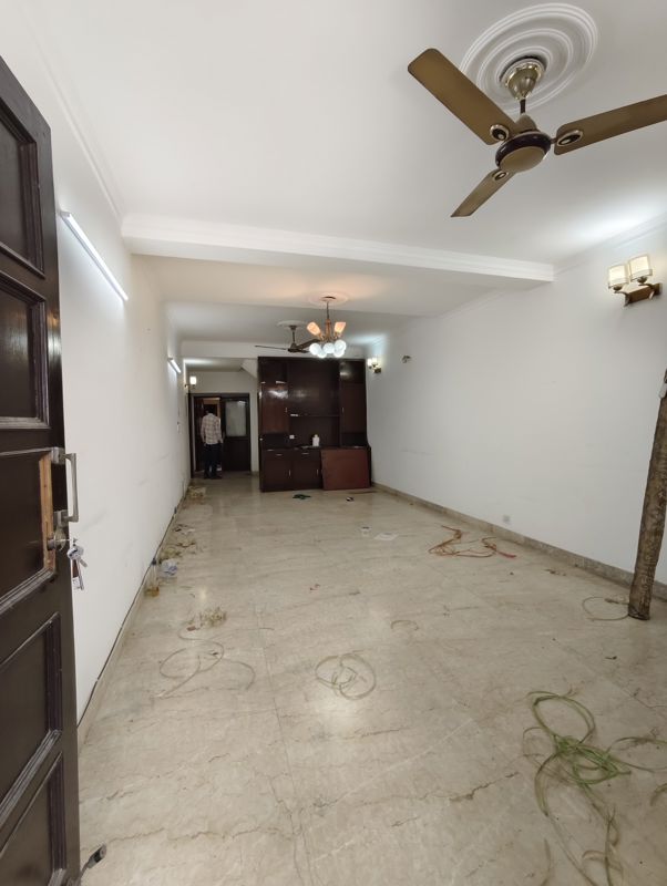 3.5 BHK + Pooja Room,Servant Room,Study Room,Extra Room Apartment For Rent in Vasant Kunj