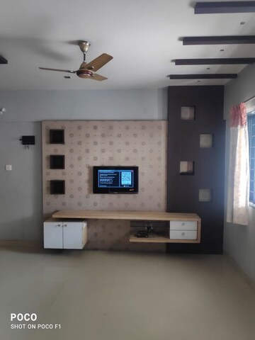 Floor Plan in 2 BHK Apartment at Magarpatta City – for Rent
