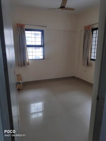 Room in 2 BHK Apartment at Magarpatta City – for Rent