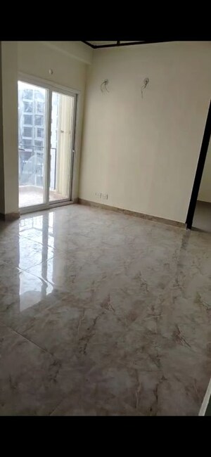 Room in 2 BHK Apartment at Sector 16b Greater Noida – for Sale