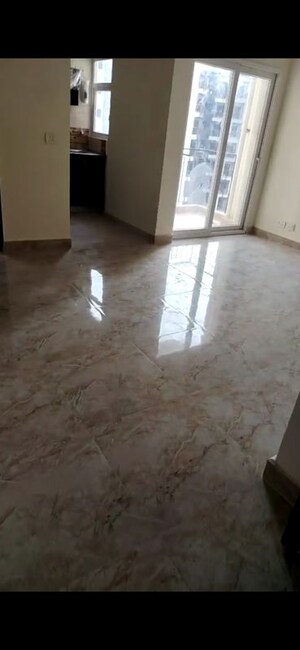 Room in 2 BHK Apartment at Sector 16b Greater Noida – for Sale