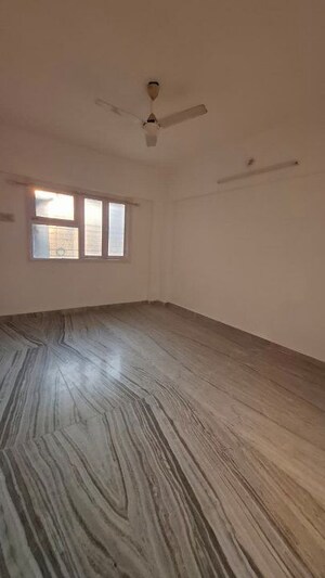 2 BHK Apartment For Rent in Kandivali West