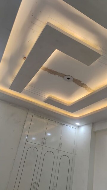 Furnished Amenities in 3 BHK Apartment at Sector 16b Greater Noida – for Rent